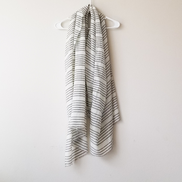 Lightweight striped scarf - Picture 1 of 2